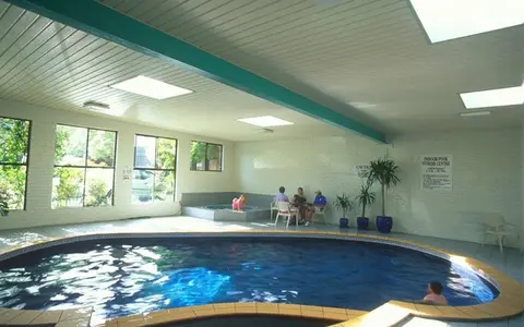 Best Western Plus The Tudor-Box Hill, Pool