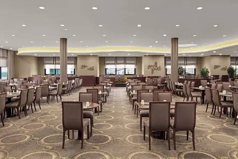 Grand Cevahir Hotel & Convention Center, Restaurant