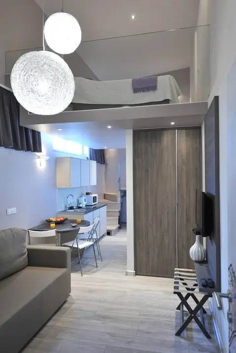 Lavandula, Room