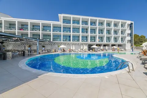 River Rock Hotel, Pool