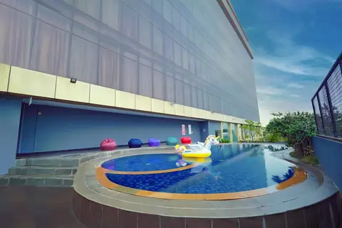 Grand Tjokro Jakarta, Pool