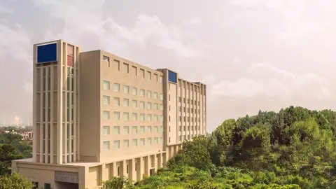 Radisson Hotel Agra, Front of property