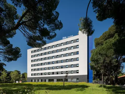 Ibis Budget Madrid Aeropuerto, Exterior