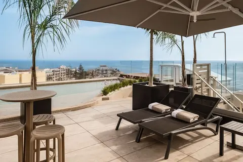 Fitch Hotel, Rooftop pool