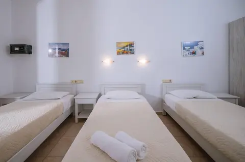 Dionysos Apartments and Studios, Room