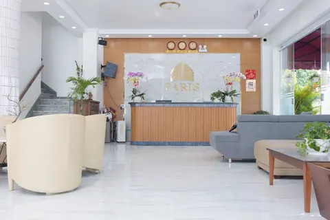 Paris Hotel, Reception