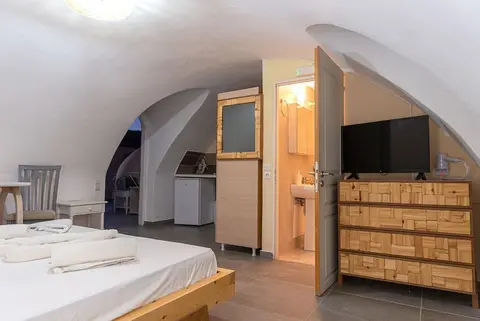 Leon Lux Apartments, Room
