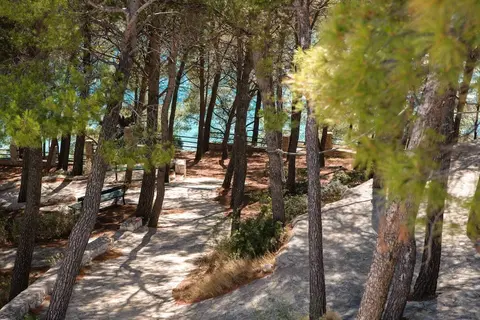 Lavica seaside apartments, Front of property