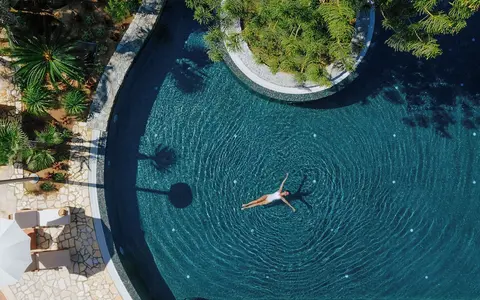 Amathus Residences, Pool