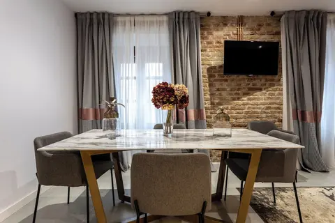 BIBO SUITES PLAZA NUEVA, Living area