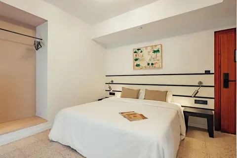 Hotel Robson, Room