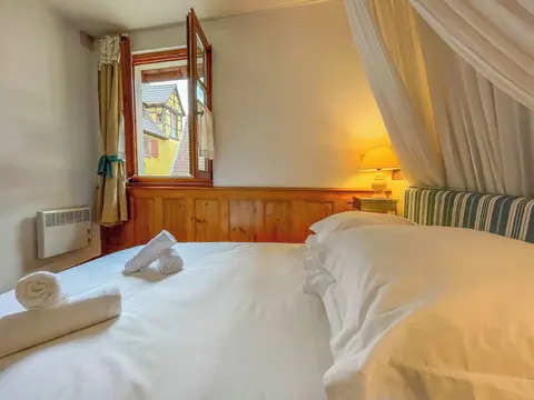 La Maison Bleue, Room