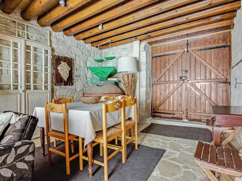 Sanders Arsorama Arsos, Interior