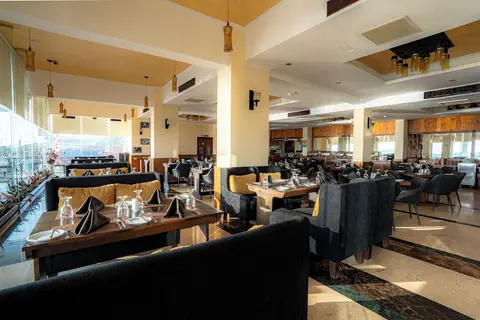 Mirage Colombo Hotel, Restaurant