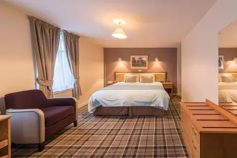 Pentland, Room