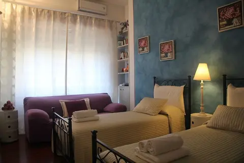 Casamore Rooms, Room
