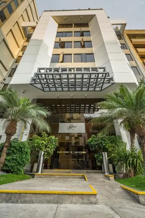 Jose Antonio Executive, Exterior