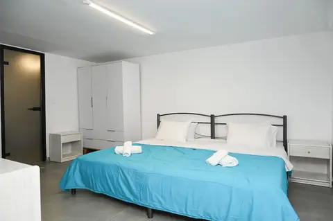 Christy Studios, Room