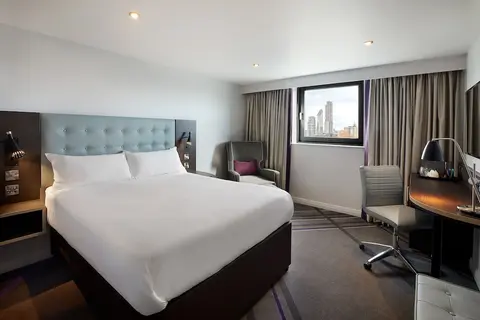 Premier Inn Dublin Airport, Room