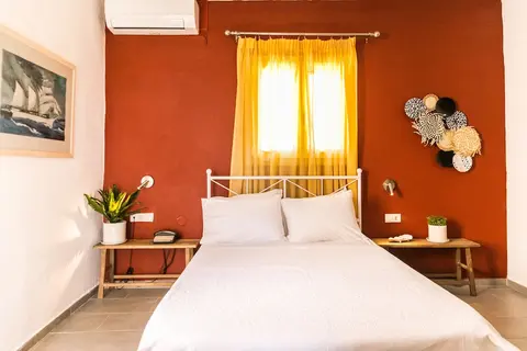 Creta Vitalis, Room