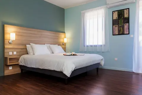 Eclipse La Belle Etoile, Room