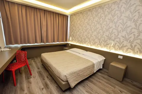 The Gate Hotel, Room