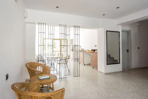 Nikos BnB, Reception