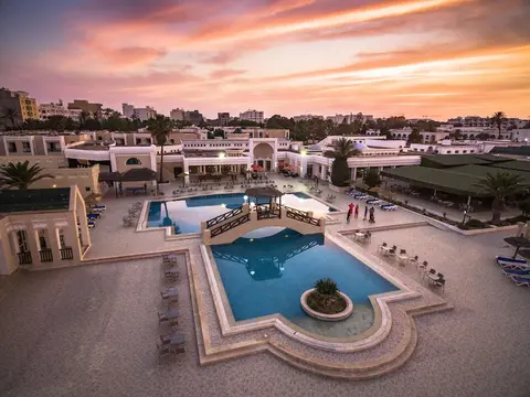 El Borj Hotel, Pool
