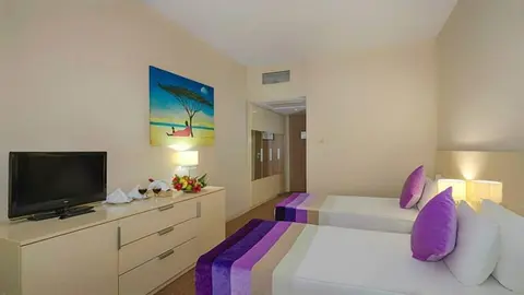 Green Max Hotel, Room