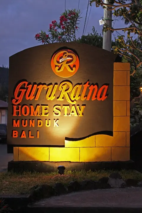 Guru Ratna Homestay, Property entrance