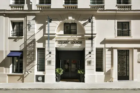 Hotel Square Louvois, Front of property