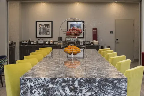 Hampton Inn & Suites by Hilton Thunder Bay, Breakfast area