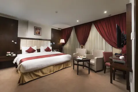 Razana Al Rowdah, Room