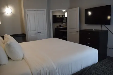 Candlewood Suites Nashville - Metro Center by IHG, Room