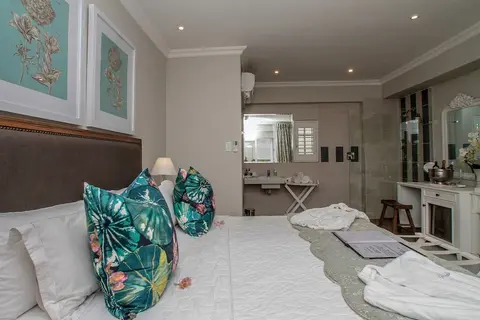 Sandals Guest House, Room