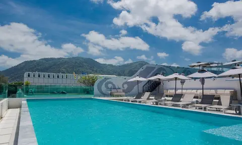 The Bloc Hotel Phuket, Rooftop pool