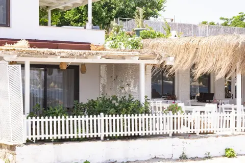 Daphnis Hotel, 