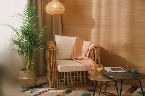 2Places Side, Room