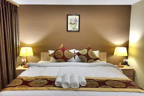 Top High Airport Link Hotel, Room