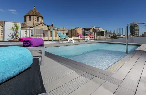 Leonardo Hotel Barcelona Las Ramblas, Rooftop pool