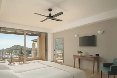 Paralos Irini Mare, Room