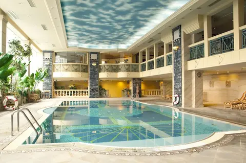 New Orient Landmark Hotel, Indoor pool