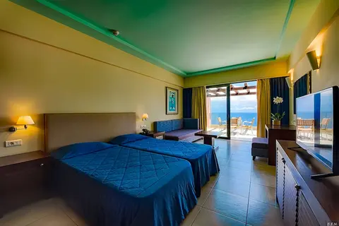 Louis Apostolata Resort and Spa, Room