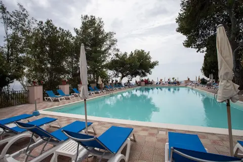 Excelsior Palace Hotel, Pool