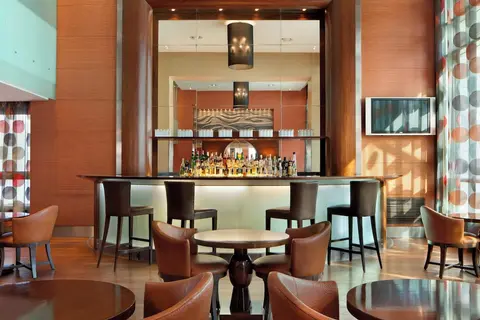 Four Points by Sheraton Le Verdun, Bar (on property)