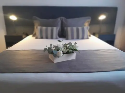 Waldorf Hotel, Room