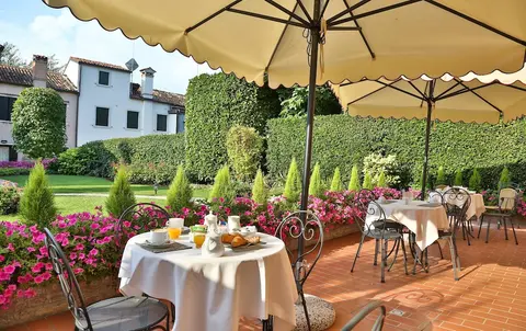 Hotel Olimpia Venice, BW Signature Collection, Breakfast area