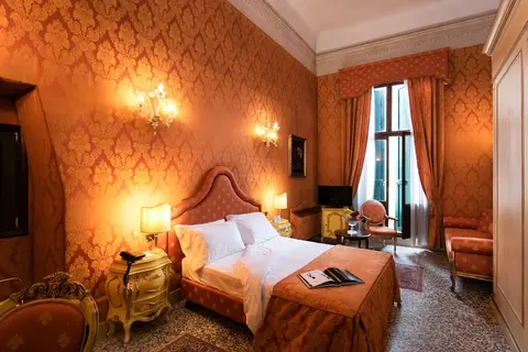 Ca' Vendramin Zago, Room
