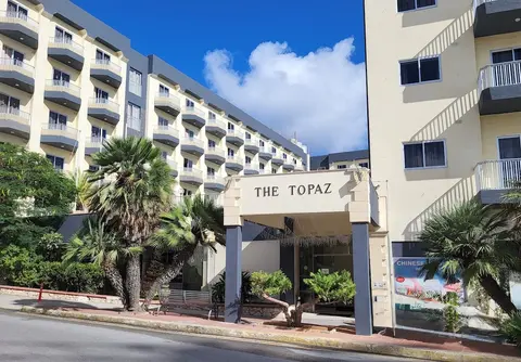 Topaz Hotel, Property entrance
