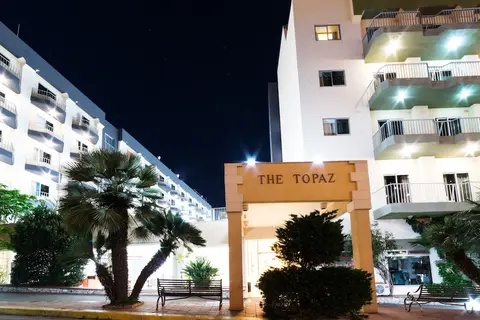 Topaz Hotel, Front of property